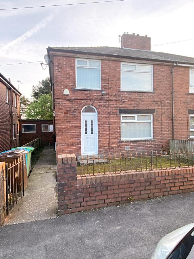 Entire 3-Bedroom Home In Oldham - Guest House Exterior photo