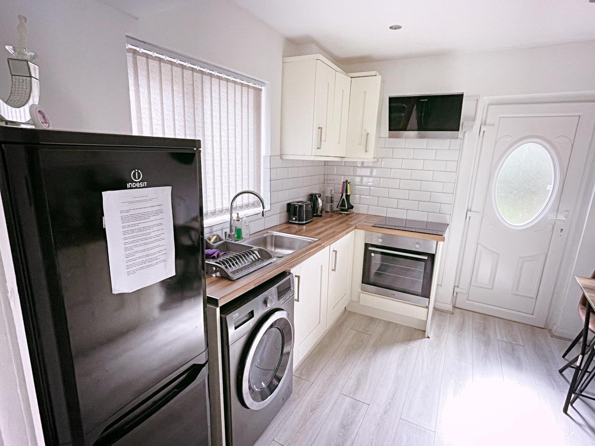 Entire 3-Bedroom Home In Oldham - Guest House Exterior photo