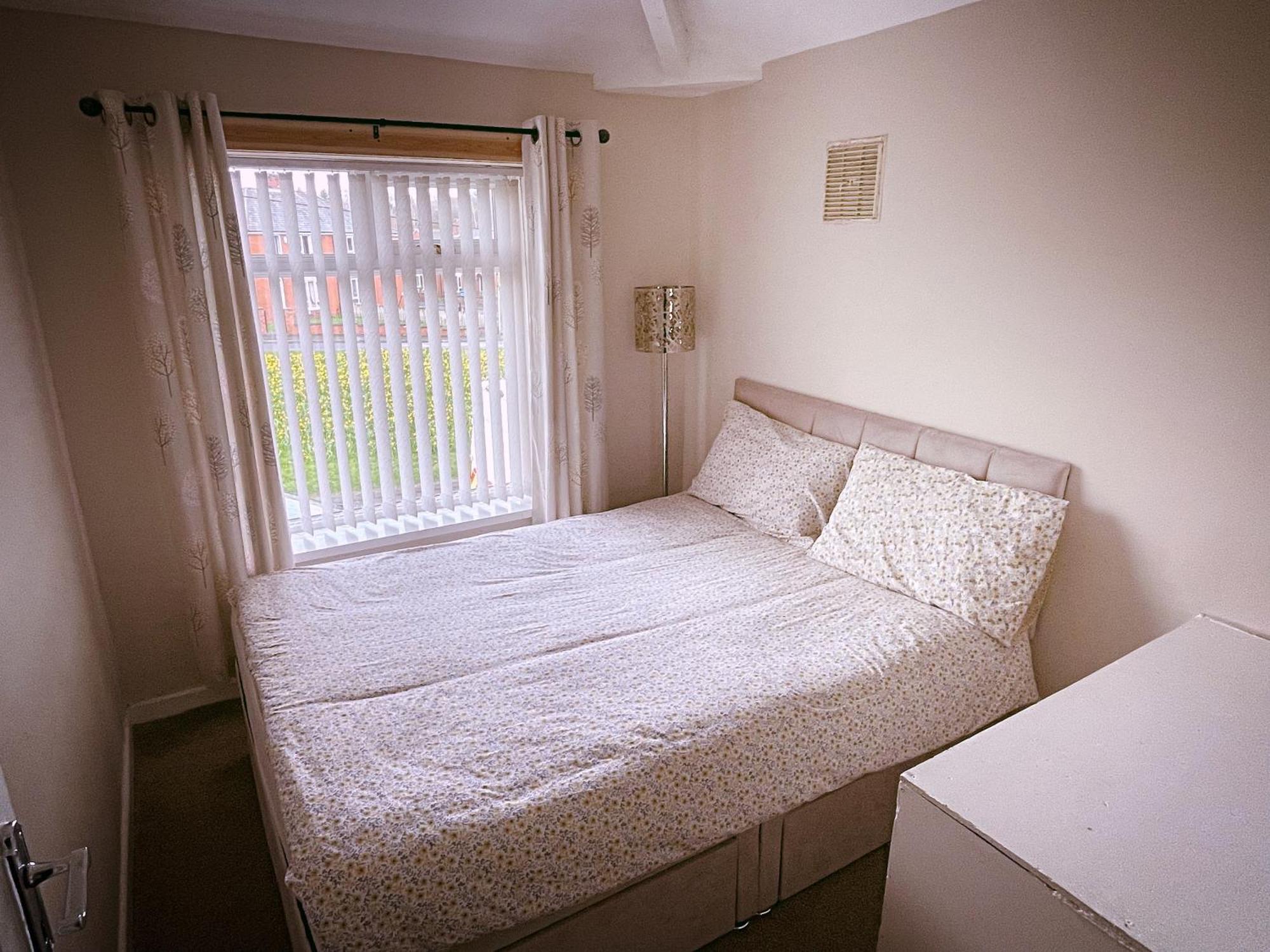 Entire 3-Bedroom Home In Oldham - Guest House Exterior photo